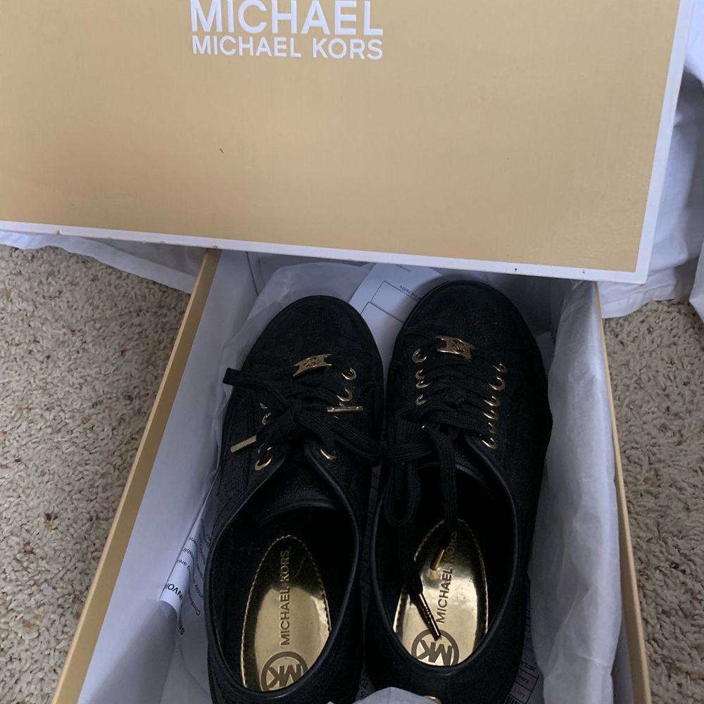 Michael Kors All Leather Shoes